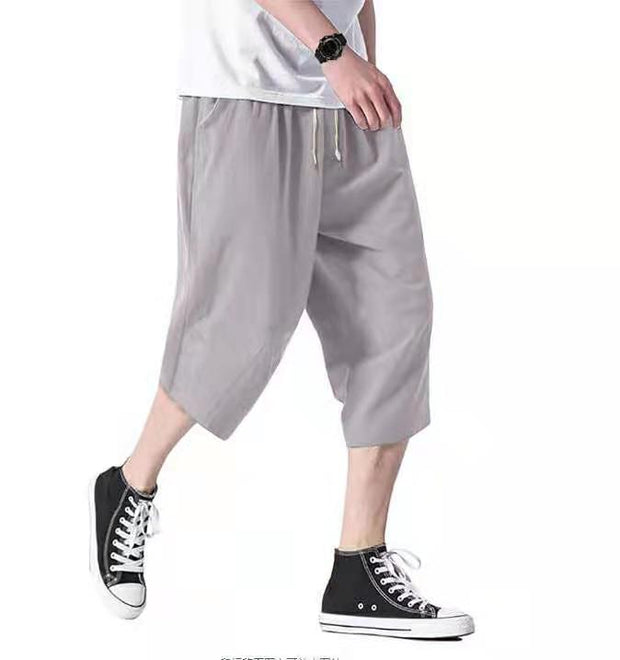 Loose cotton and linen cropped casual shorts with deep pockets