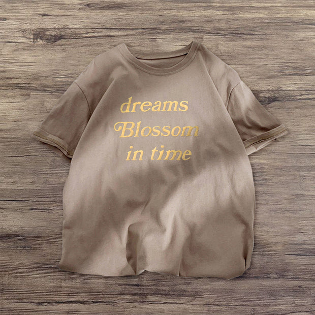 Casual street style T-shirt with gold letter print