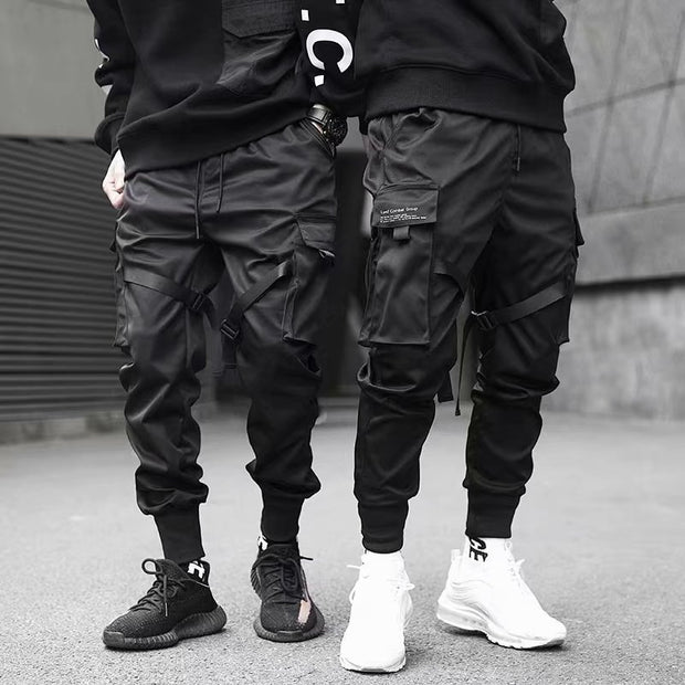 Loose tactical streamer paratroopers function to close the feet and trousers